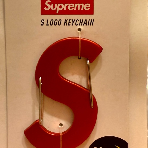 Supreme Red Nite Ize S Logo Keychain